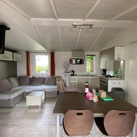 Les Mobiles Homes De La Palmyre 4*