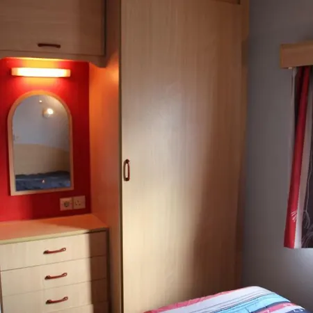 Les Mobiles Homes De La Palmyre 4*