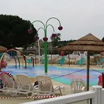 Les Mobiles Homes De La Palmyre 4* Les Mathes