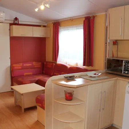 Les Mobiles Homes De La Palmyre 4*
