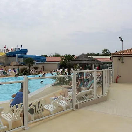 Les Mobiles Homes De La Palmyre 4*