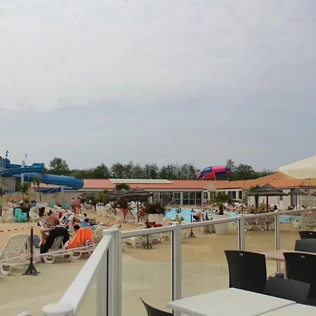Les Mobiles Homes De La Palmyre 4*
